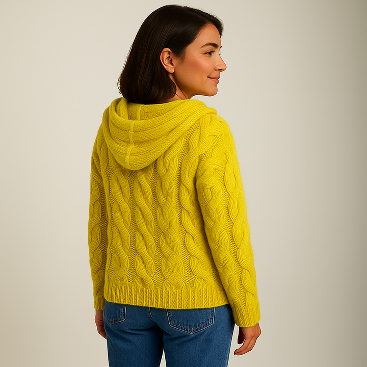 Lysa & Co – Cozy and Stylish Knit Hoodie